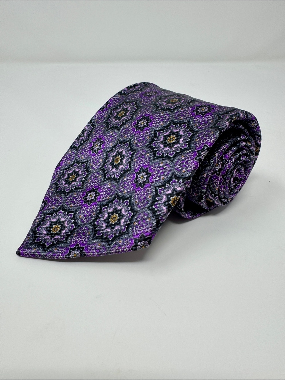 Robert Talbott Seven Fold #12/40 Purple Floral Silk Tie 61in